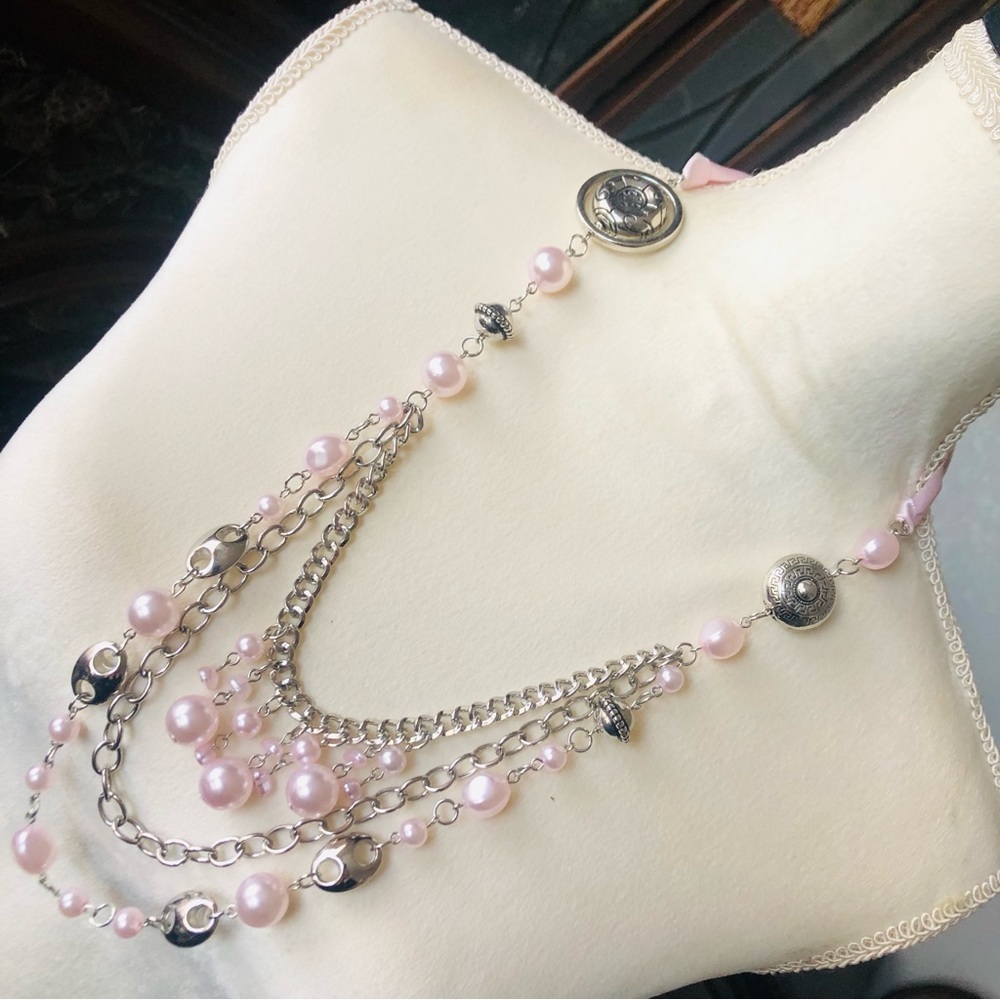 Light lilac pearl beaded silver chain ribbon necklace